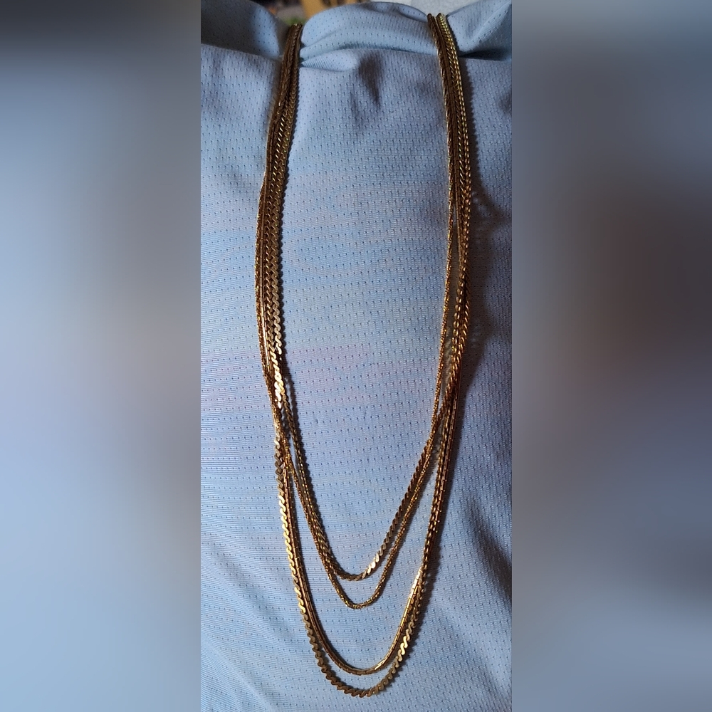 Elegant Gold Necklace